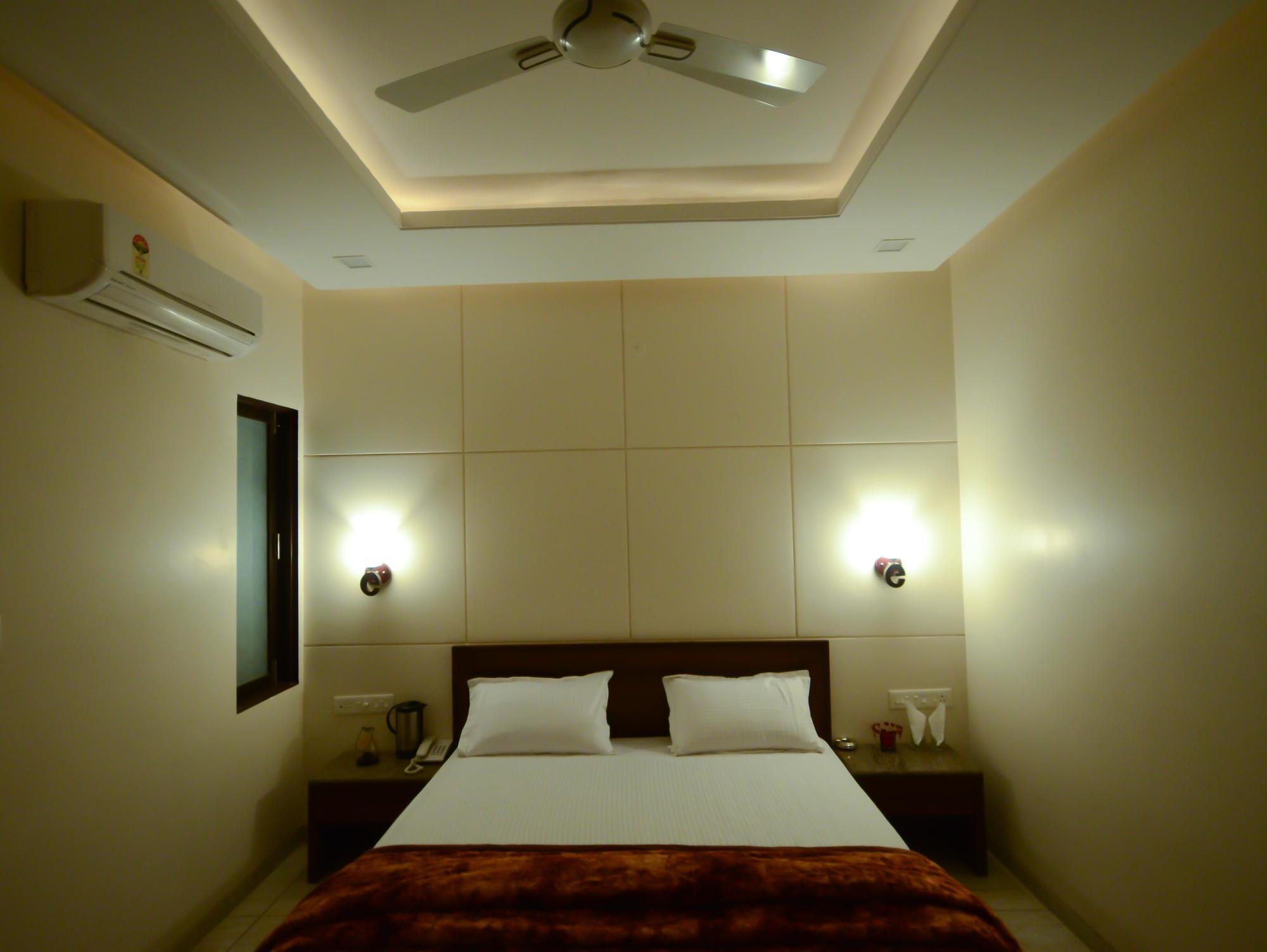 Hotel Sunday Inn Jaipur Extérieur photo