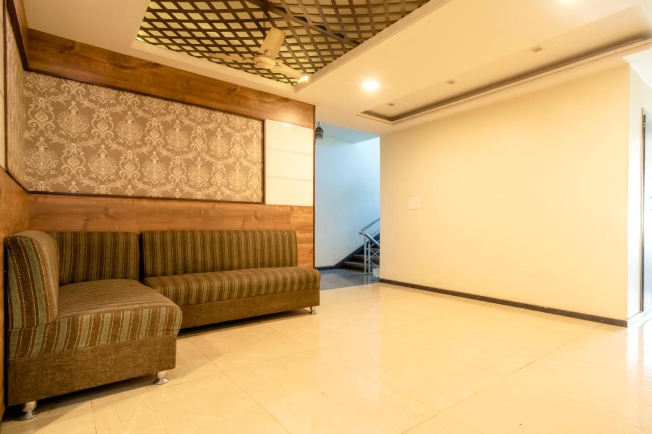 Hotel Sunday Inn Jaipur Extérieur photo